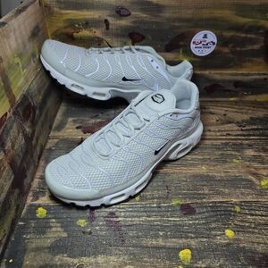 Nike Air Max Plus NBY Light Silver Chrome Womens Shoes FV8480-002 Size 9 New